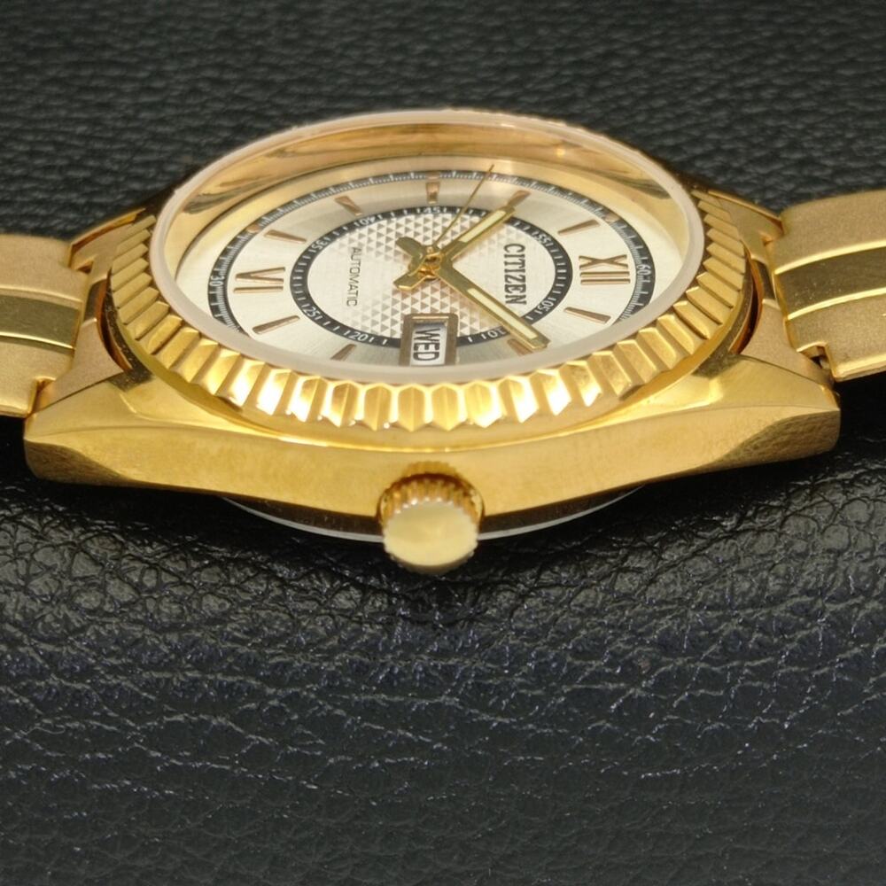 Vintage 1983 Citizen Automatic Mens Gold Watch W/daydate & White accents - Picture 5 of 8